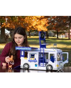 Breyer #B-FS-100064 Mobile Rescue & Care Clinic
